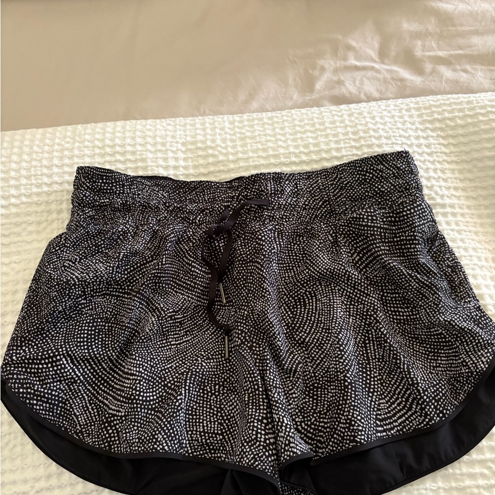 Lululemon Black and White Women's Shorts